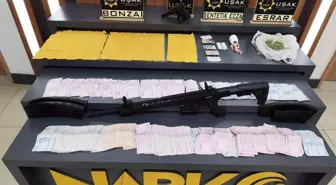 Uşak'ta İki Ayrı Operasyonda Uyuşturucu ve Silah Ele Geçirildi