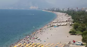 Antalya'da Sıcaklık 34 Dereceyi Buldu, Nem Oranı Yüzde 85!