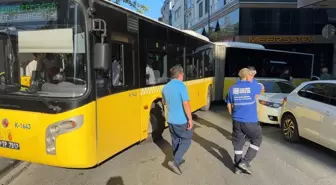 Avcılar'da Hatalı Park Trafiği Kilitledi