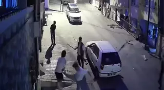 Başakşehir'de İki Grup Arasında Taşlı Sopalı Kavga