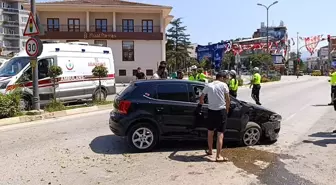 İnegöl'de Kafa Kafaya Çarpışma: 4 Yaralı