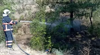 Çankırı'da Ot Yangını İtfaiye Ekipleri Tarafından Söndürüldü