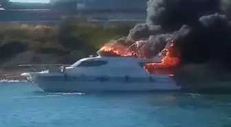Çeşme'de Motoryatta Yangın: Kontrollü Olarak Batırıldı