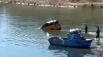 Elazığ'da Ticari Taksi Baraj Sularına Gömüldü