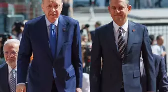 Cumhurbaşkanı Erdoğan'dan CHP lideri Özel'e: Ümmetin birliğini savunmak ne zamandan beri suç oldu?