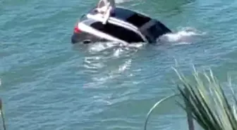 Ayvalık'ta Denize Uçan Otomobilin Sürücüsü Kurtarıldı