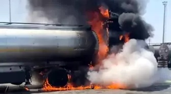 Şırnak'ta Akaryakıt Yüklü Tanker Yangını Kontrol Altına Alındı