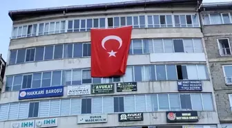 Hakkari'de 'Terörsüz Türkiye'ye bayraklı destek
