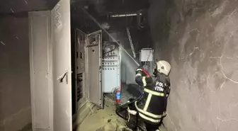 Körfez'deki Kültür Merkezinde Yangın: Asansörde Mahsur Kalan 5 Kişi Kurtarıldı