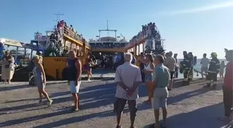 Feribot Yangın Geçirdi, Yolcular Marmara Adası'na Çekildi