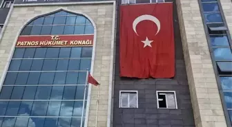 Patnos'ta sokaklar al bayrakla donatıldı