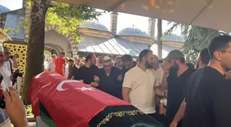 Trafik Kazasında Hayatını Kaybeden Aile Toprağa Verildi