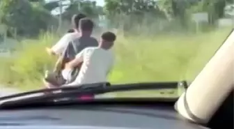 Sakarya'da Tehlikeli Çocuk Yolculukları Kameralara Yansıdı