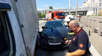 Samsun'da Trafik Kazası: Kamyon ile Otomobil Çarpıştı