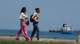 Samsun'da Sıcak Hava Vatandaşları Serinleme Arayışına Sürükledi