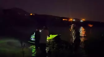 Bingöl'de Yükselen Sular Mahsur Kalan 4 Kişiyi Jet Ski ile Kurtardı