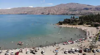 Hazar Gölü'nde Kalp Krizi Geçiren Adam Hayatını Kaybetti