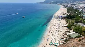Kleopatra Plajı Tatilcilerle Dolduruldu