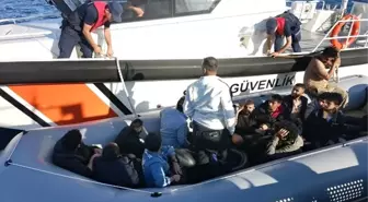 Ayvalık Açıklarında 16 Düzensiz Göçmen Yakalandı