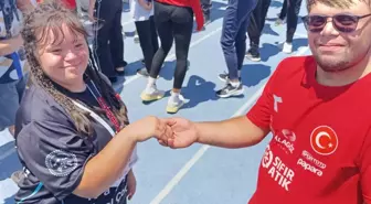 Down Sendromlu Sporculardan Unutulmaz Evlilik Teklifi