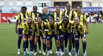 Fenerbahçe Kadın Futbol Takımı'nda 17 Oyuncunun Sözleşmesi Uzatıldı
