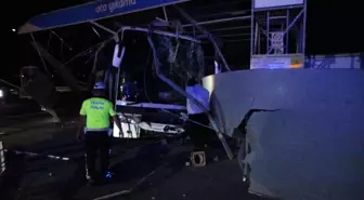 Malatya'da Yolcu Otobüsü Kaza Yaptı: 8 Yaralı