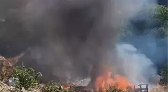 Sarıyer'de Çöp Yangını Ormanlık Alana Sıçradı
