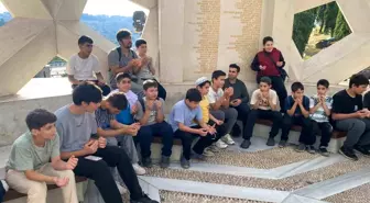 15 Temmuz Şehitler Anıtı'na sabahın erken saatlerinde ziyaret