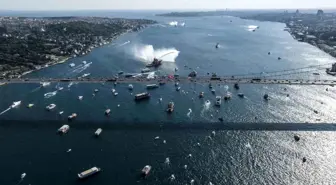 Boğaz'dan 15 Temmuz geçişi: 253 şehidin anısına 253 tekne ve bot boğazı selamladı