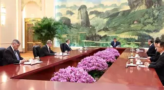 Lavrov, Xi Jinping ile Görüştü