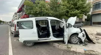 Elazığ'da Zincirleme Trafik Kazası: 3 Yaralı