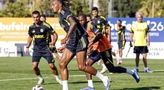 Fenerbahçe, Portekiz'de Çift Antrenmanla Hazırlıklarını Sürdürüyor