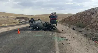 Sivas'ta Kontrolden Çıkan Otomobil Devrildi: 5 Yaralı