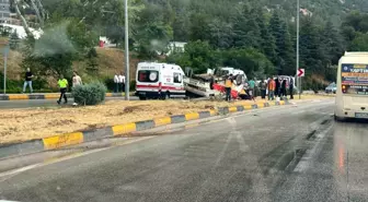 Isparta'da Yağış Nedeniyle Kontrolden Çıkan Minibüs Takla Attı: 9 Yaralı