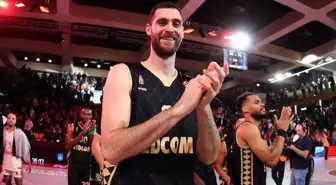 Anadolu Efes, Fenerbahçe Beko'nun eski yıldızını kadrosuna kattı