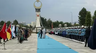 Cumhurbaşkanı Erdoğan, BAE Devlet Başkanı Al Nahyan'ı resmi törenle karşıladı