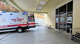 Antalya'da İnşaat İşçisi 5. Kattan Düştü, Ağır Yaralandı