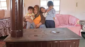Görüntü Türkiye'nin güneyinden! Gündüz gölge arıyorlar, gece soba yakıyorlar