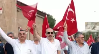 Kayseri iş dünyası milletin zaferini Cumhuriyet Meydanı'nda sahiplenmeye devam etti