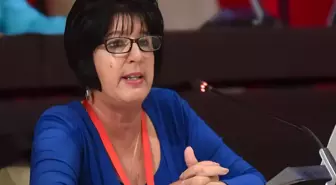 'Küba'da dilenci yok' diyen bakan istifa etti