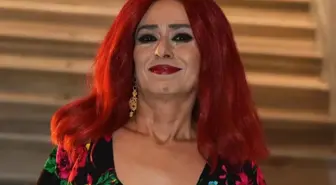 Yıldız Tilbe yeni yaşını sahnede kutladı