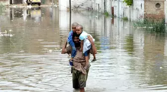 Pakistan'da Muson Yağmurları 124 Can Aldı
