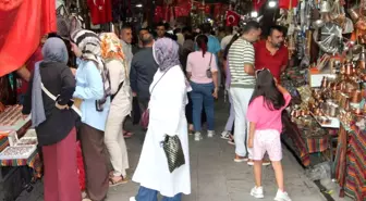 Gaziantep'te Sıcak Havaya Rağmen Turist Yoğunluğu