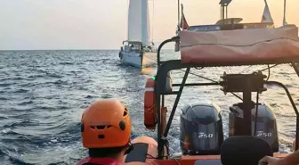 Fethiye Açıklarında Arıza Yapan Yelkenli Tekne Kurtarıldı