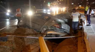 Hatay'da Aydınlatma Direğine Çarpan Otomobilde 4 Yaralı