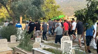 Havuza düşerek ölen minik Asil Kemal gözyaşlarıyla son yolculuğuna uğurlandı
