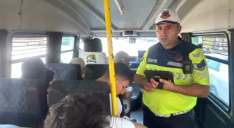 Kuşadası'nda Minibüslerde Sivil Denetimler Devam Ediyor