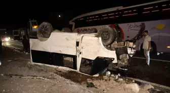 Nevşehir'de Otomobil ile Minibüs Çarpıştı: 5 Yaralı