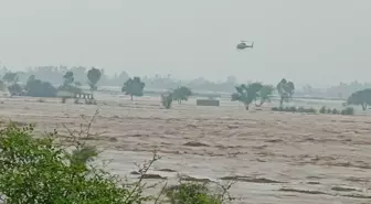 Pakistan'da Muson Yağmurları Sel Felaketine Yol Açtı