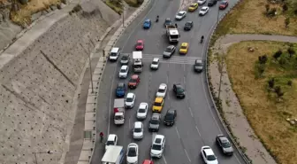 İzmir'de Trafiğe Kayıtlı Taşıt Sayısı %7,9 Arttı
